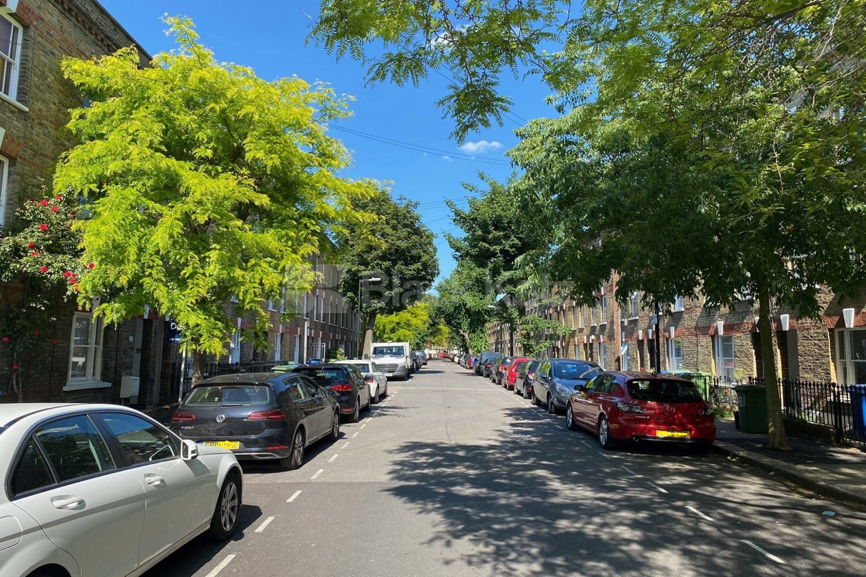 Georgian Townhouse over 3 floors, double reception room & patio garden Henshaw Street, Elephant and Castle SE17
